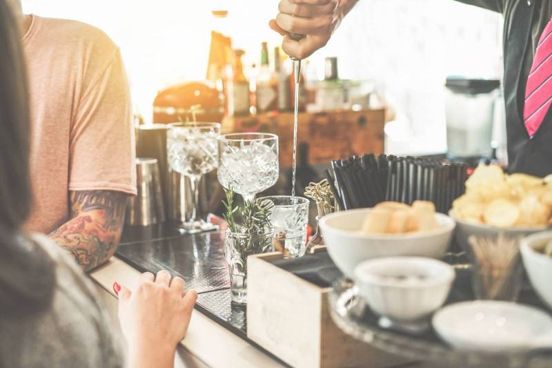 Barman et bar à cocktails mobile à Valence pour inauguration d’entreprise