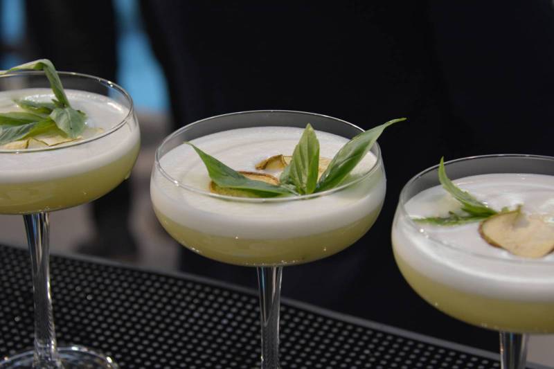 Bar à cocktails ambulant à Lyon pour événement professionnel