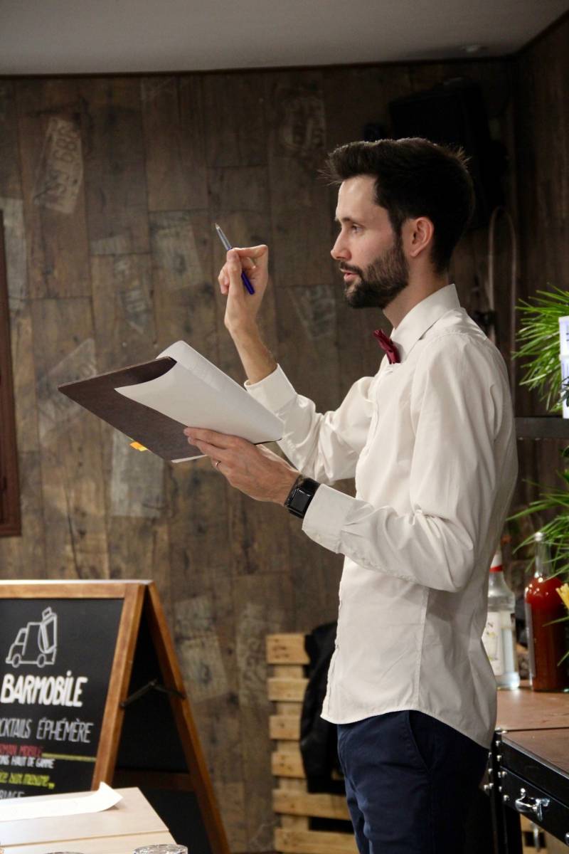 Offrez-vous les services d’un barman à domicile pour soirée team building à Lyon