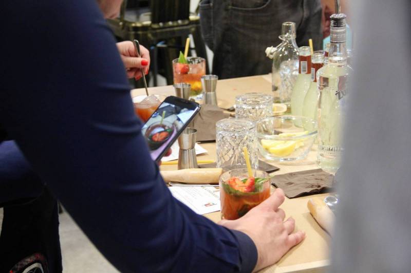 Cohésion et créativité cocktail pour votre événement team building à Lyon