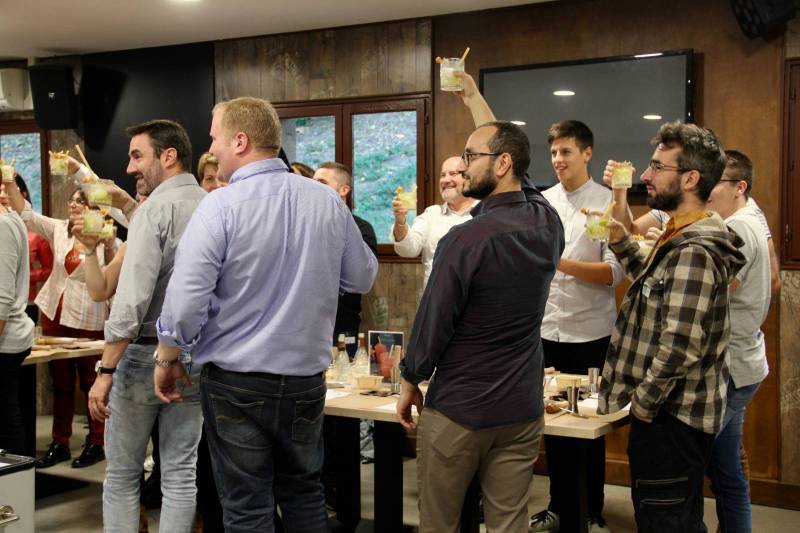 Bar à cocktails en entreprise à Lyon pour événement team building