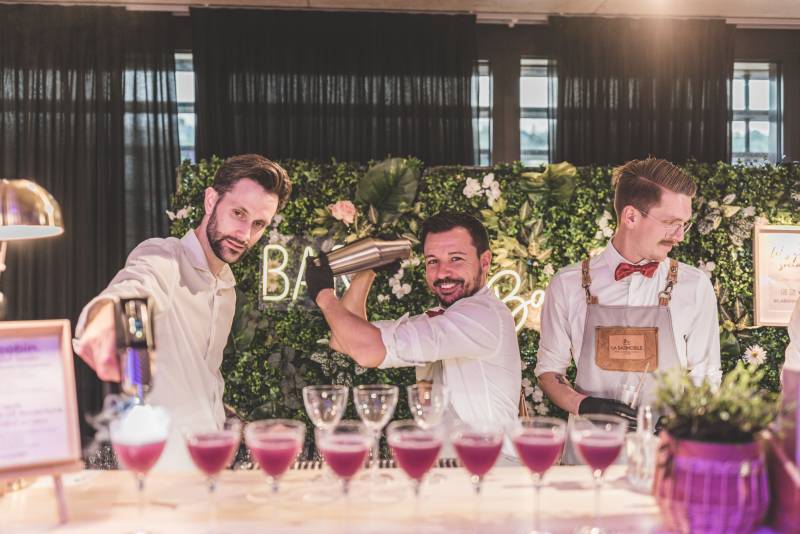 Cocktails Signatures et Animation Mobile pour Événements à Lyon