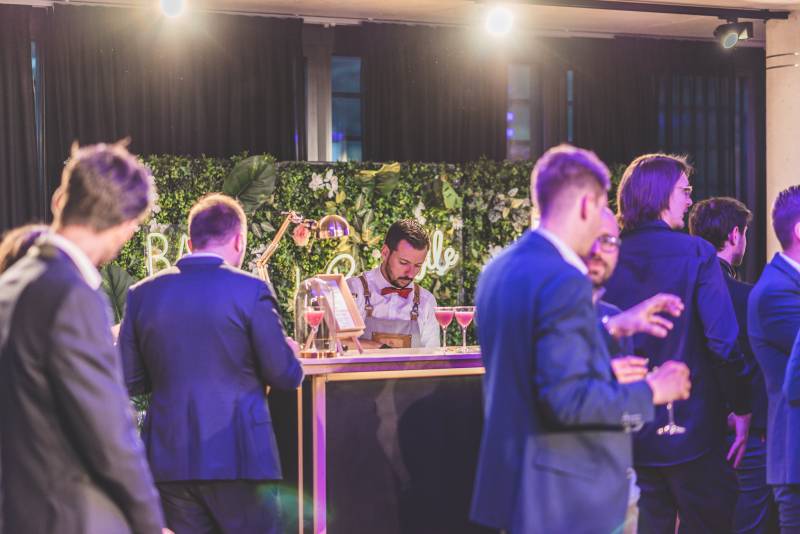 Transformez Votre Événement d'Entreprise à Lyon avec La Barmobile et Ses Cocktails Maison