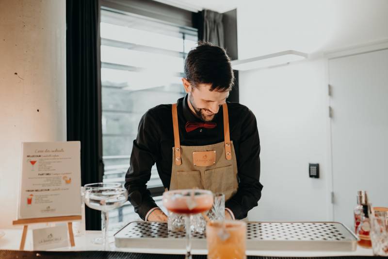 Service de barman mixologue à domicile pour votre événement professionnel à Lyon