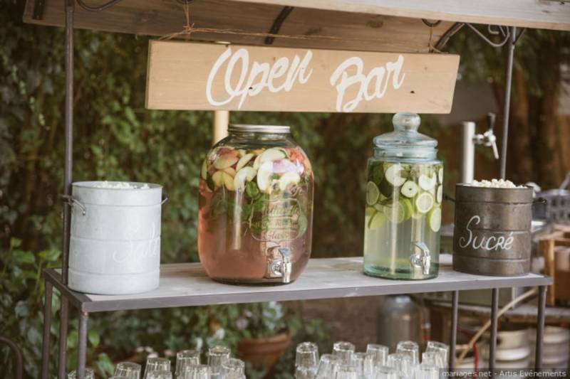 bar à cocktails mobile pour votre soirée dansante de votre mariage à Annecy